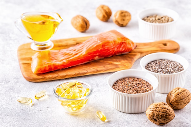 Omega-3 lahko poiščemo v hrani ali prehranskih dopolnilih.